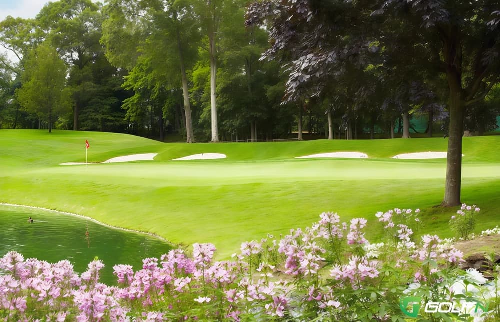 Wind Watch Golf & Country Club in Hauppauge, New York — semi-private, 18-hole golf course, designed by Joe Lee (1990)