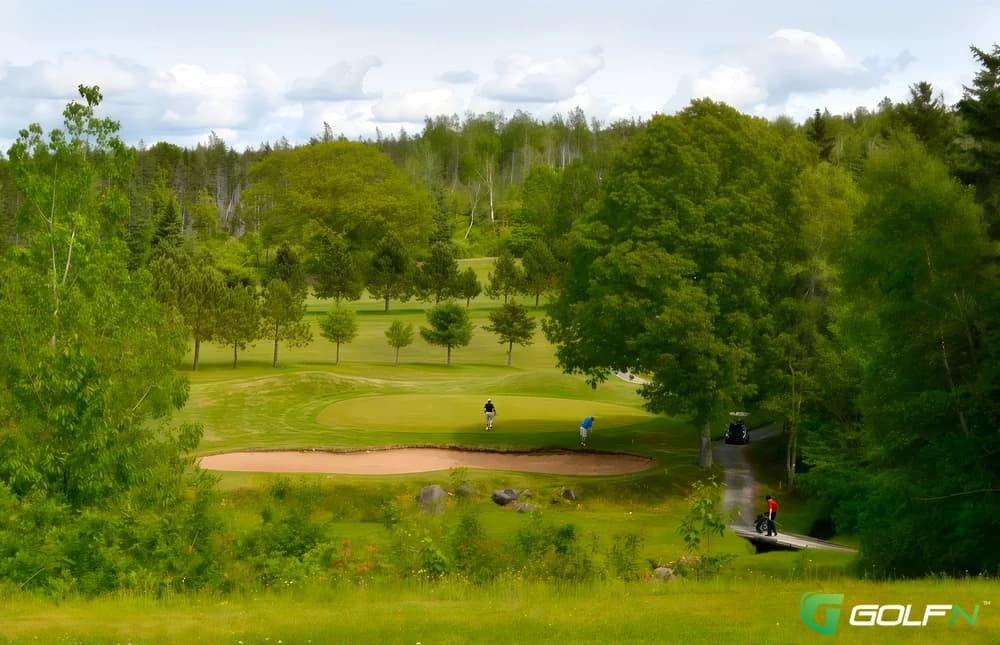 Annapolis Royal Golf & Country Club in Annapolis Royal, Nova Scotia — semi-private, 18-hole golf course