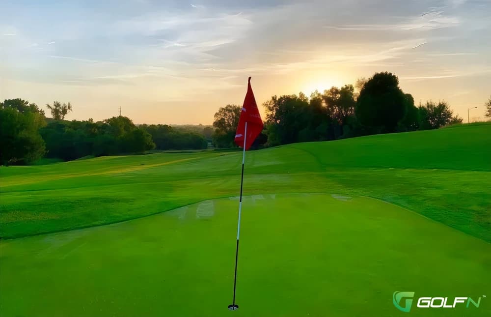 Pacific Springs Golf Club in Omaha, Nebraska — public, 18-hole golf course, designed by Jim Felton