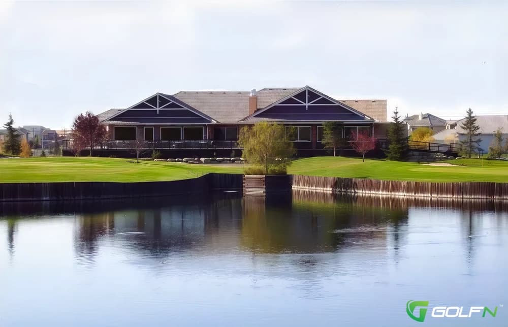 Lakeside Greens Golf Club in Chestermere, Alberta — semi-private, 18-hole golf course