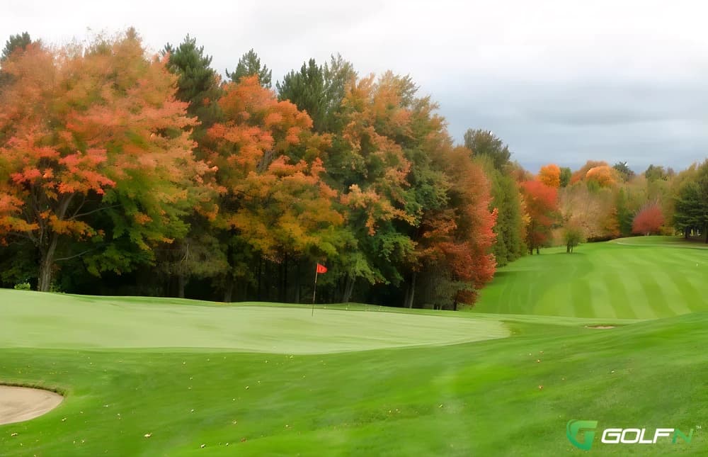 Lac Brome Club De Golf in Quebec, Quebec — public, 18-hole golf course, designed by Graham Cooke (2001)