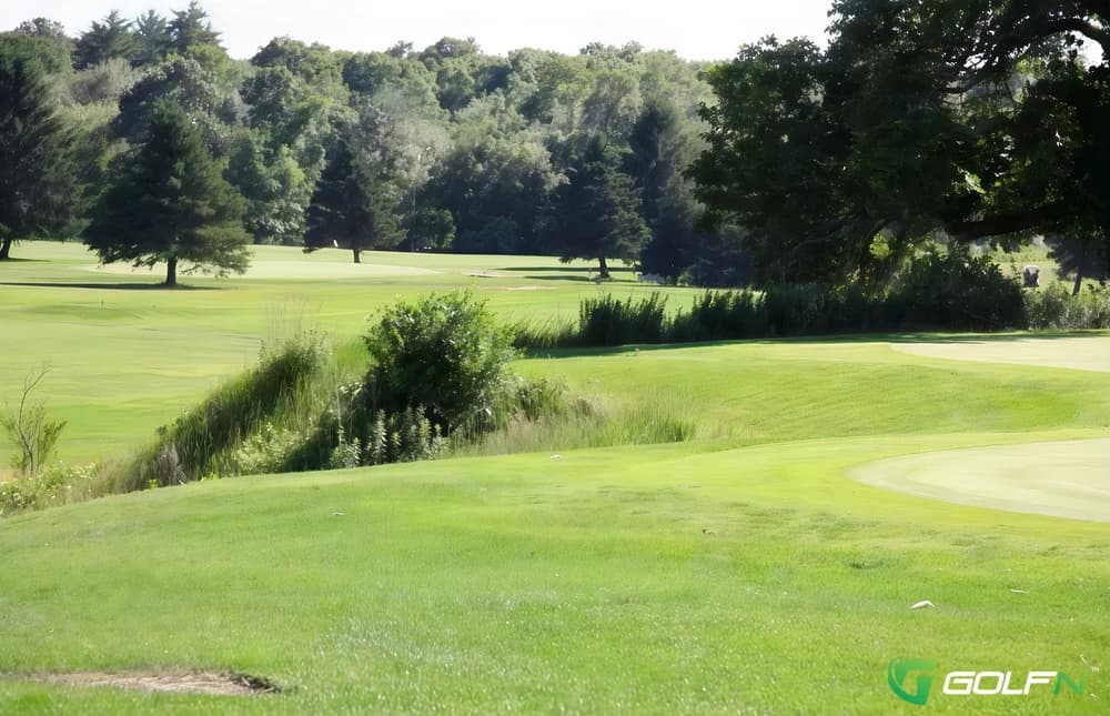 Laurel Lane Country Club in West Kingston, Rhode Island — public, 18-hole golf course