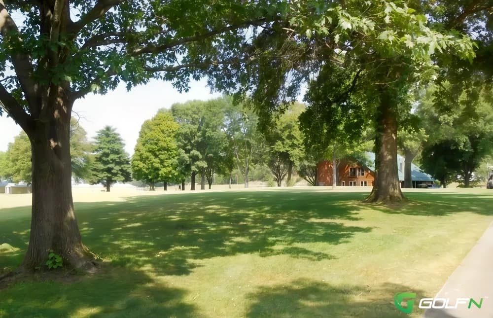Loutre Shore Country Club in Hermann, Missouri — semi-private, 18-hole golf course