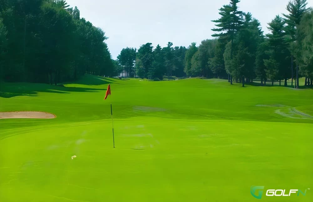 Richelieu - Club De Golf Continental in Sainte-Victoire de Sorel, Quebec — semi-private, 36-hole golf course