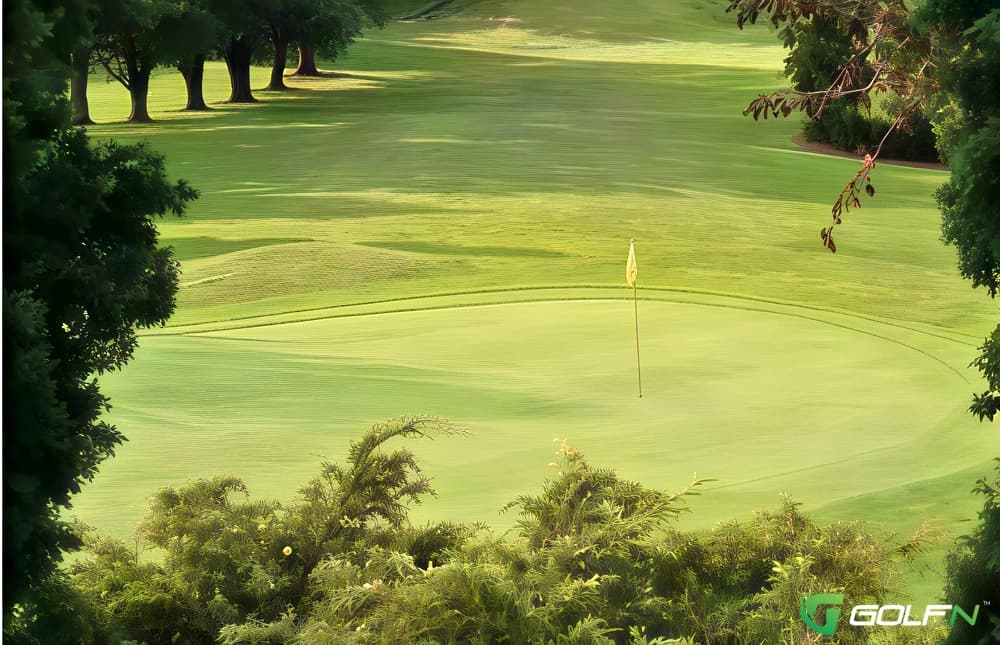 Oakwood Country Club in North Canton, Ohio — private, 9-hole golf course