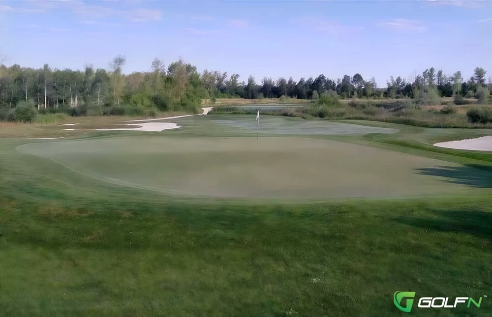 Batteaux Creek Golf Club in Nottawa, Ontario — private, 18-hole golf course, designed by David Hastings