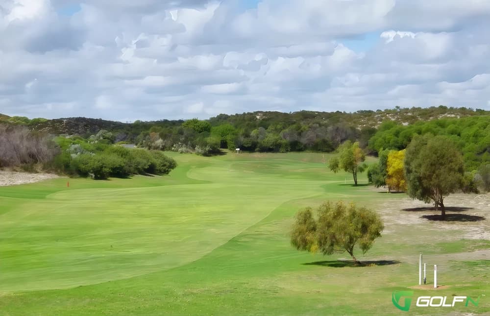 Ledge Point Country Club in Ledge Point, Western Australia β semi-private, 18-hole golf course