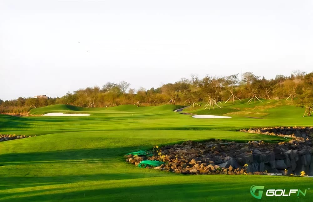 Haemil & Viche - Tee Cloud Country Club in Dongducheon-si, Gyeonggido β private, 18-hole golf course, designed by Song Ho Cheng (2003)