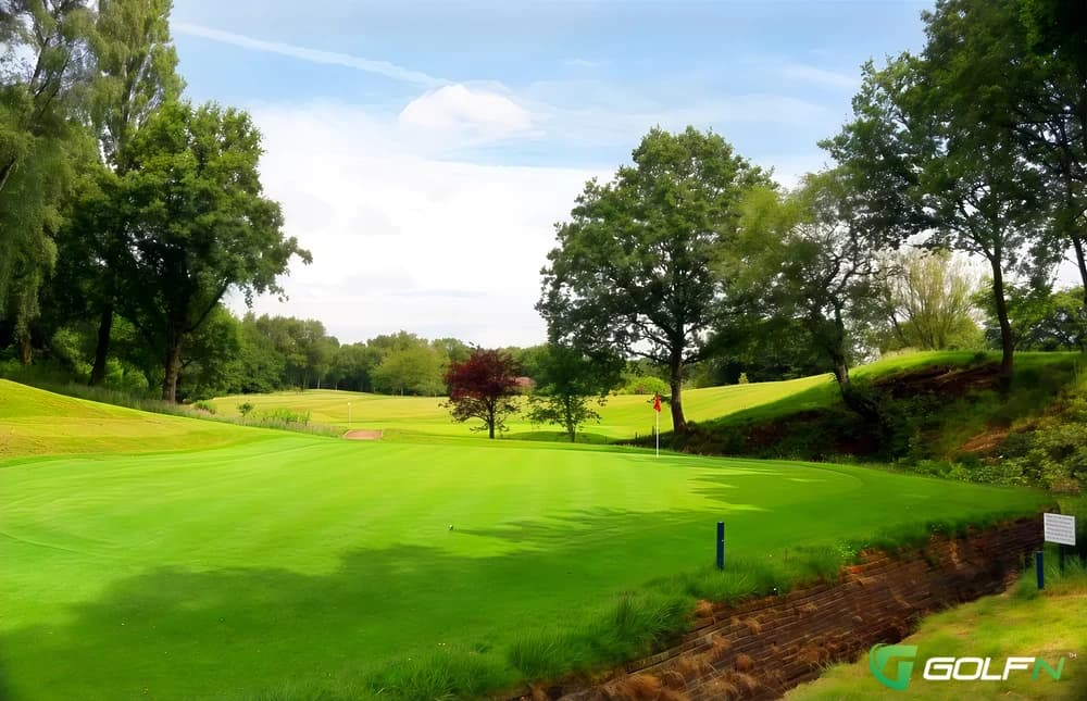 Ellesmere Golf Club in Manchester, England — semi-private, 18-hole golf course