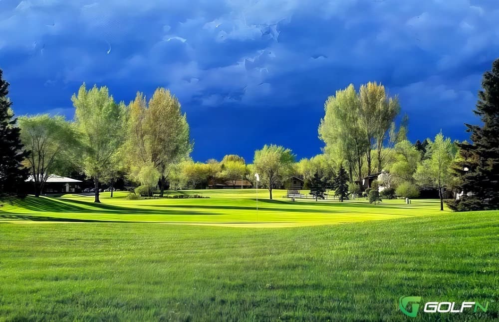 Prairiewood Golf Course in Fargo, North Dakota — public, 9-hole golf course, designed by Dick Phelps (1976)