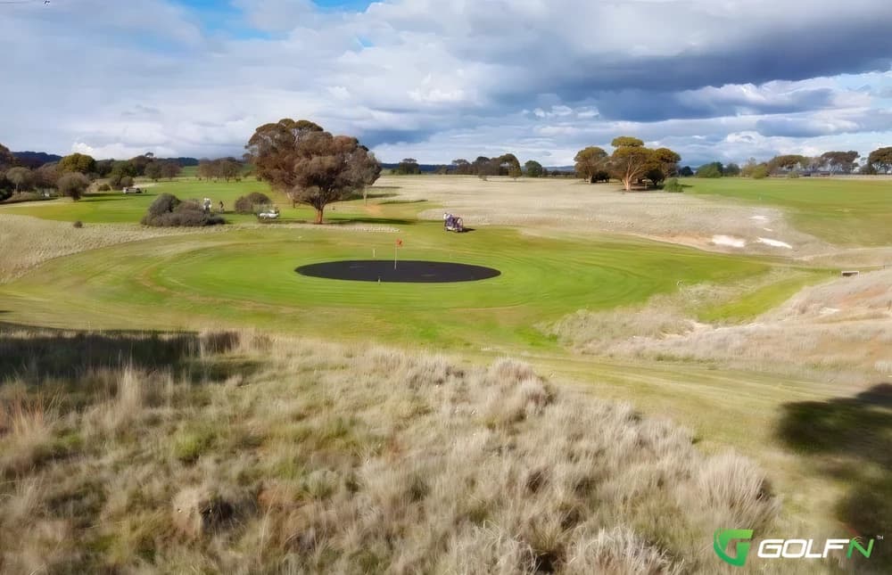 Blyth Golf Club in Blyth, South Australia β public, 18-hole golf course