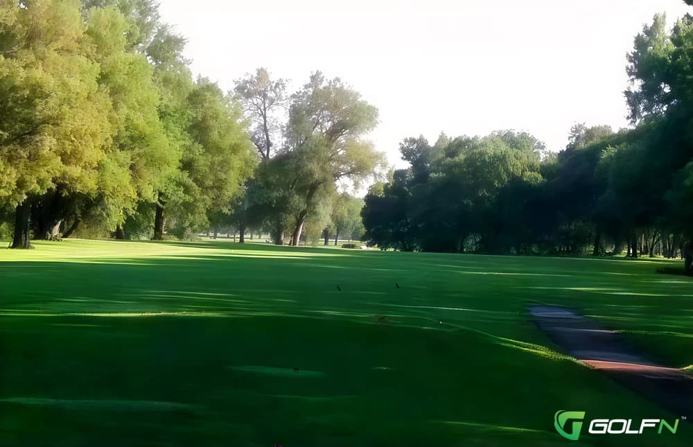 South Ridge Golf Club in South Sioux City, Nebraska — semi-private, 9-hole golf course