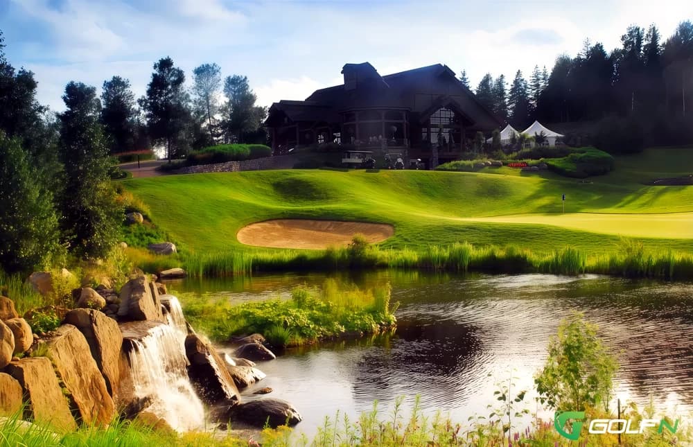 Le Maitre De Mont-Tremblant in Ville de Mont-Tremblant, Quebec — private, 18-hole golf course, designed by Fred Couples (2001)