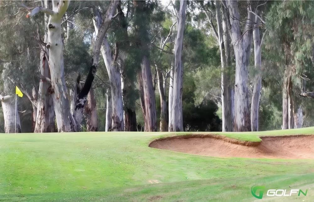 Little Para River Golf Course in Salisbury, South Australia — public, 18-hole golf course