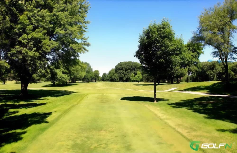 Fort Dodge Country Club in Fort Dodge, Iowa — private, 18-hole golf course, designed by Bill Hird