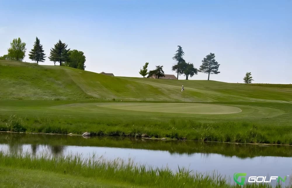 Huron Country Club in Huron, South Dakota — private, 9-hole golf course