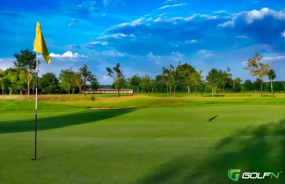 9 - Trent Lock Golf And Country Club in Long Eaton, England — 9-hole golf course