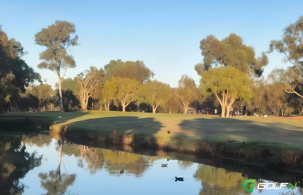 Sandgate Golf Club in Shorncliffe, Queensland β semi-private, 18-hole golf course
