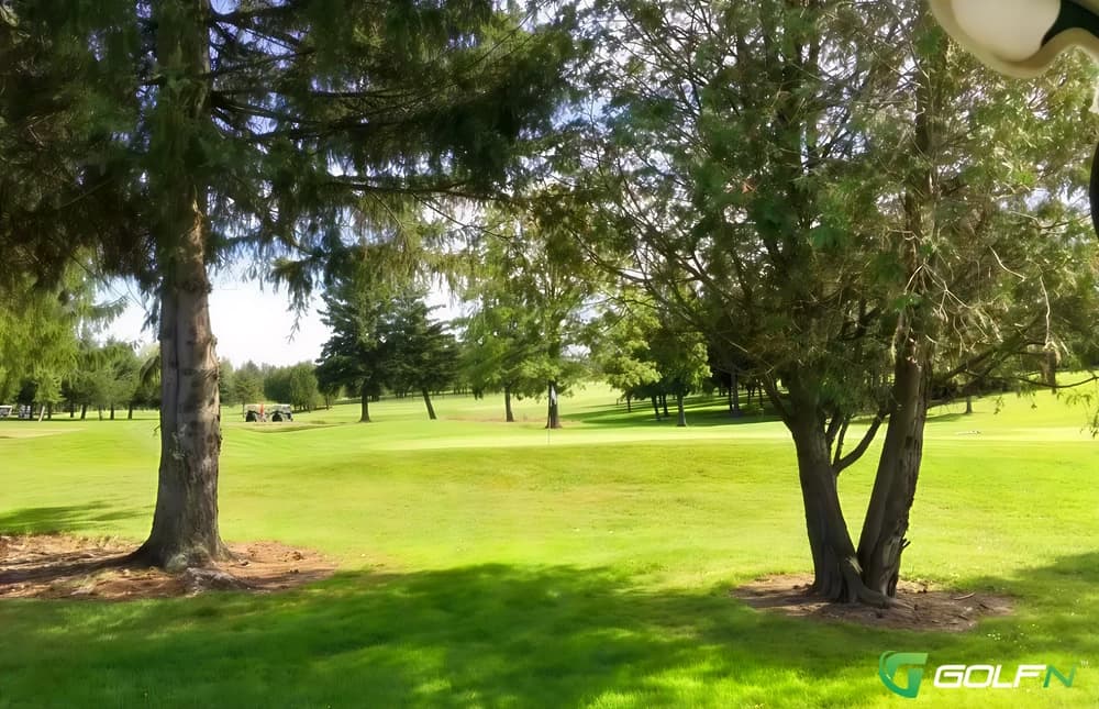 Red - Merry Hill Golf Club in Breslau, Ontario — public, 27-hole golf course
