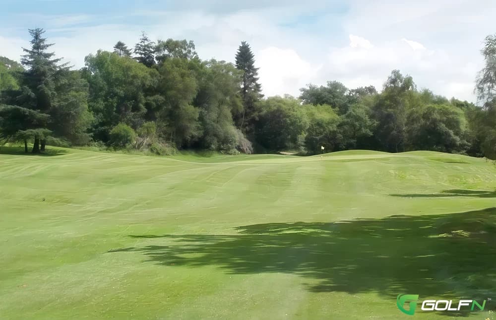 Castleisland Golf Club in Castleisland, Kerry โ private, 18-hole golf course, designed by Rocky Roquemore (2002)