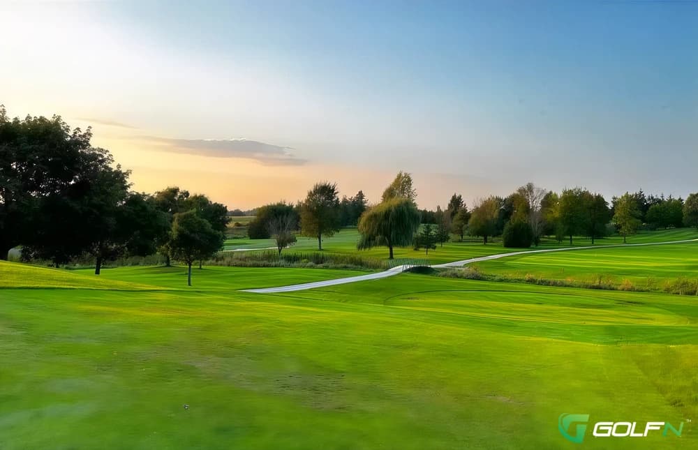 Southbrook Golf And Country Club in Binbrook, Ontario — semi-private, 18-hole golf course