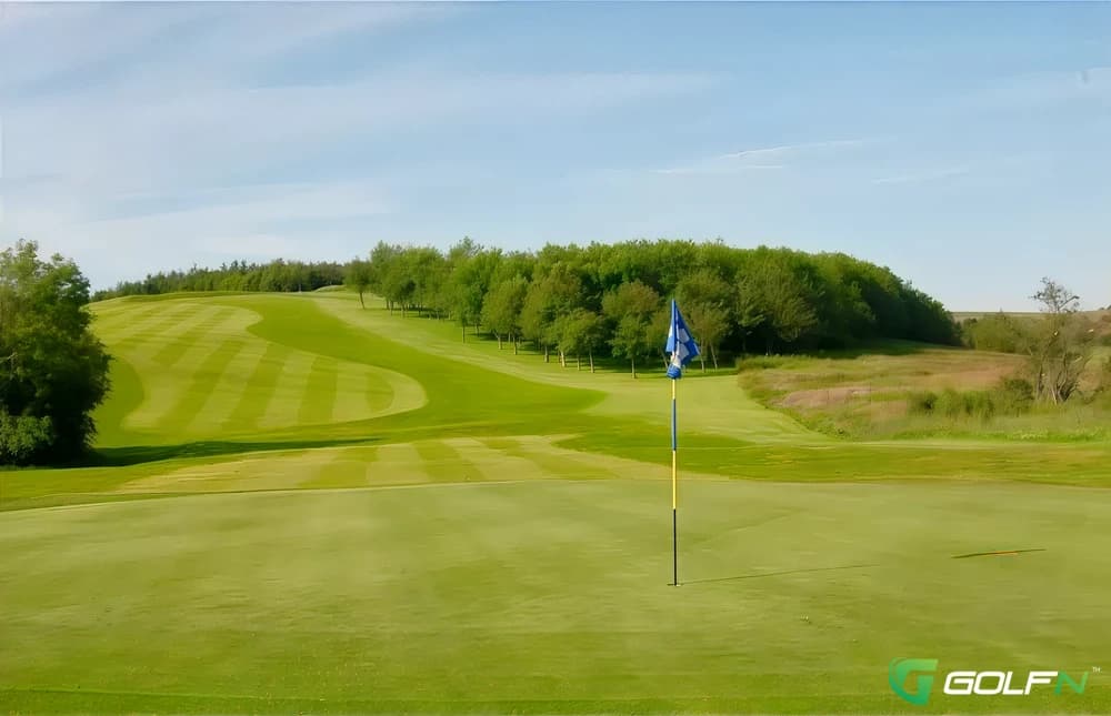 Kirkhill Golf Club in Glasgow, Scotland — 18-hole golf course, designed by James Braid (1910)