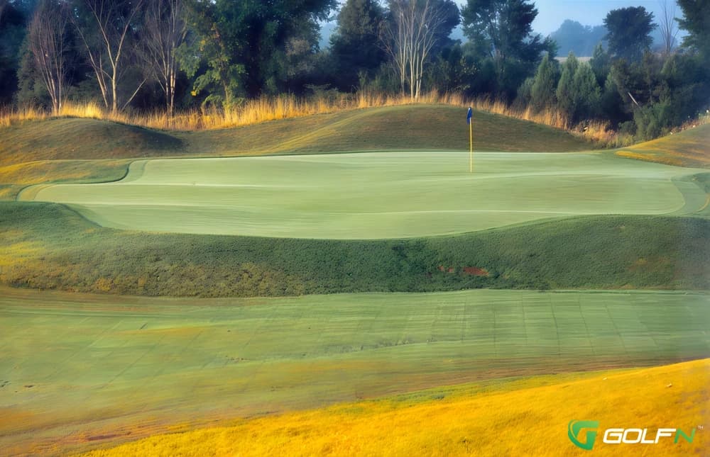 Olivers Nest Golf Country Club in Oakwood, Ontario — semi-private, 18-hole golf course