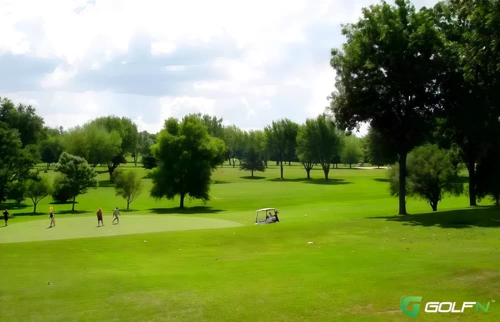 Paganica Golf Course in Oconomowoc, Wisconsin — public, 18-hole golf course, designed by Luke Frye