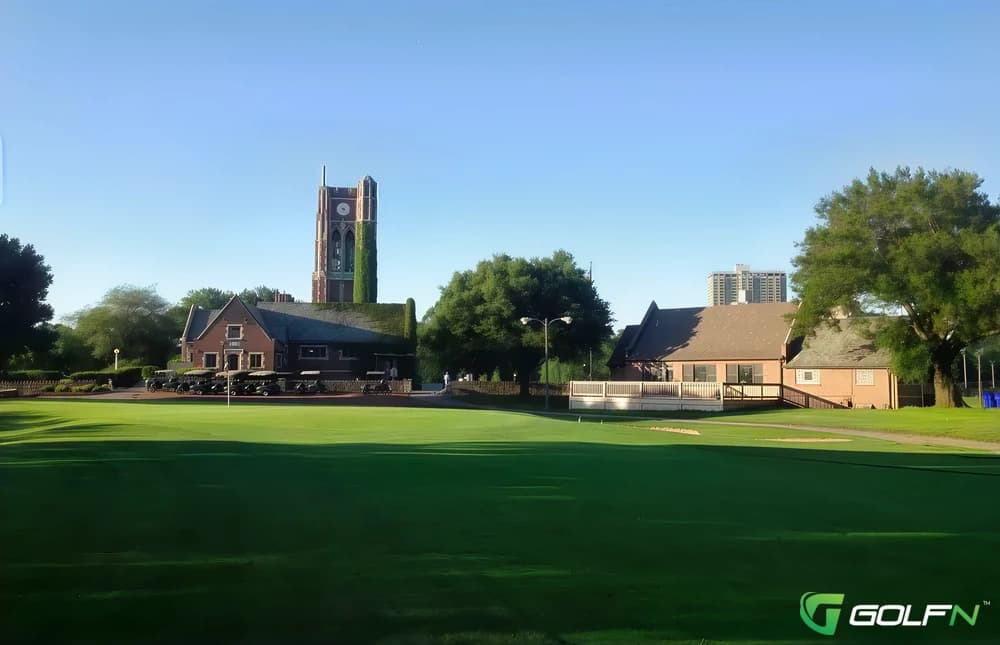Sydney R. Marovitz Golf Course in Chicago, Illinois — public, 9-hole golf course, designed by Edward B. Dearie (1932)