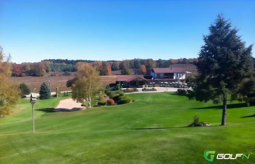 Summerlea Golf Club in Port Perry, Ontario — semi-private, 18-hole golf course