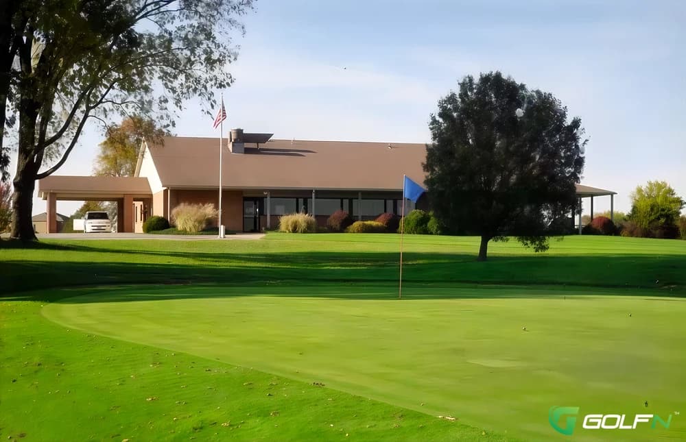Clinton Country Club in Clinton, Illinois — private, 9-hole golf course