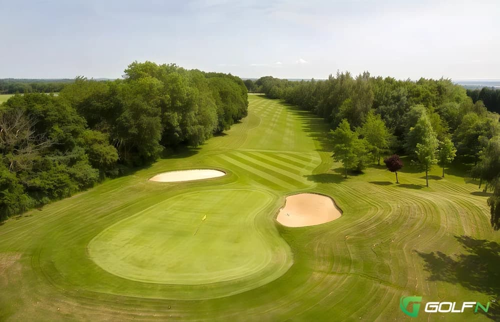 The West Berkshire Golf Club in Newbury, England — semi-private, 18-hole golf course
