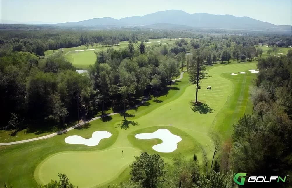 Le Royal Bromont Club De Golf in Bromont, Quebec — semi-private, 18-hole golf course, designed by Graham Cooke (1992)