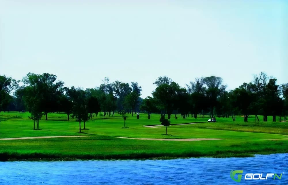 Pecan Lakes Golf Club in Navasota, Texas — public, 18-hole golf course, designed by Jay Riviere (2002)