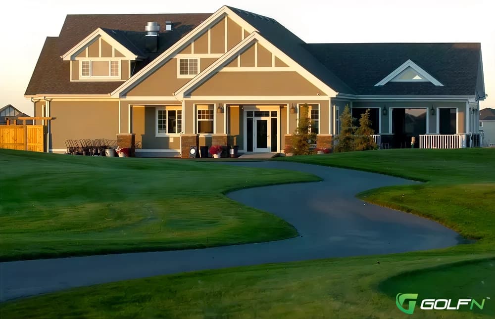 Muirfield Lakes Golf Club in Lyalta, Alberta — semi-private, 18-hole golf course
