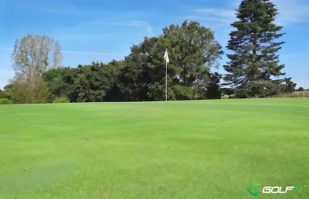 Oka Club De Golf in Oka, Quebec — semi-private, 9-hole golf course