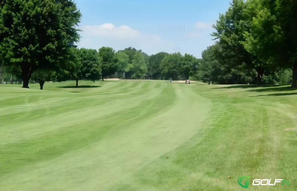 Rozella Ford Golf Club in Warsaw, Indiana — semi-private, 18-hole golf course, designed by William Diddel