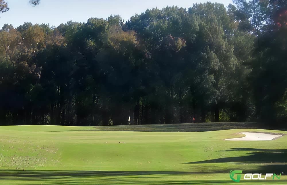 Rolling Hills Country Club in Cabot, Arkansas — private, 18-hole golf course, designed by Bill Martin
