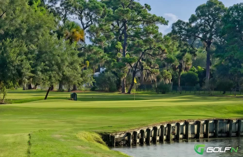 Sara Bay Country Club in Sarasota, Florida — private, 18-hole golf course, designed by Donald Ross (1926)