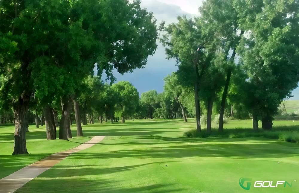 Prairie Farms Golf Course in Havre, Montana — semi-private, 9-hole golf course