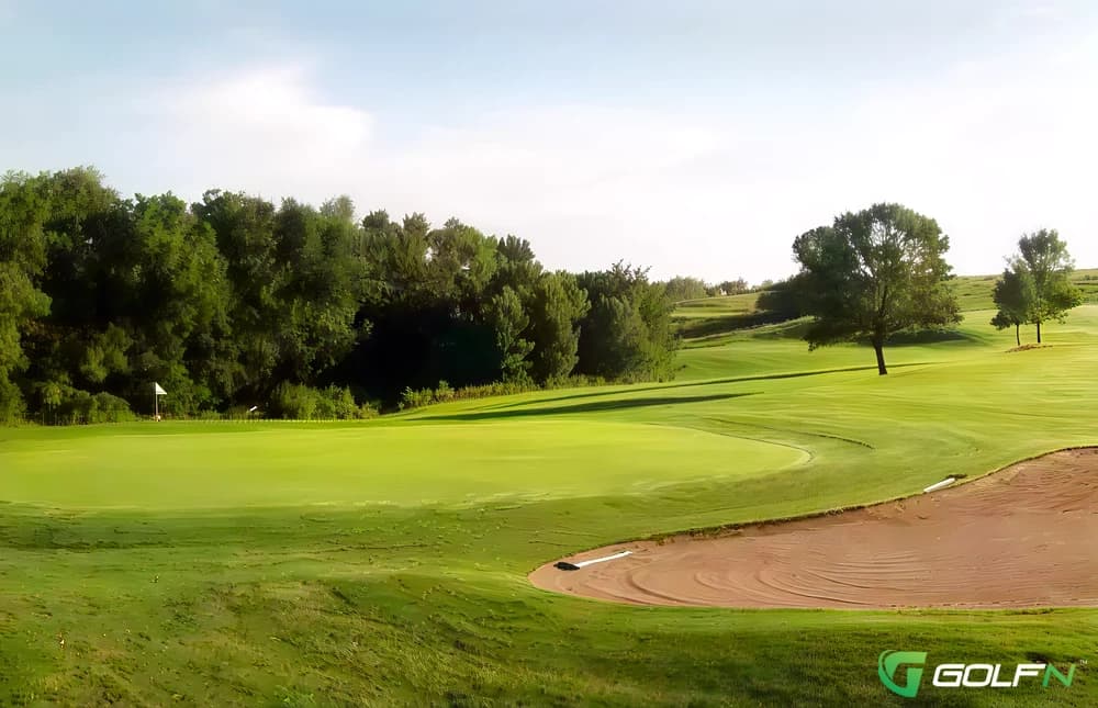 Lake Pepin Golf Course in Lake City, Minnesota — public, 18-hole golf course, designed by Gordon Emerson