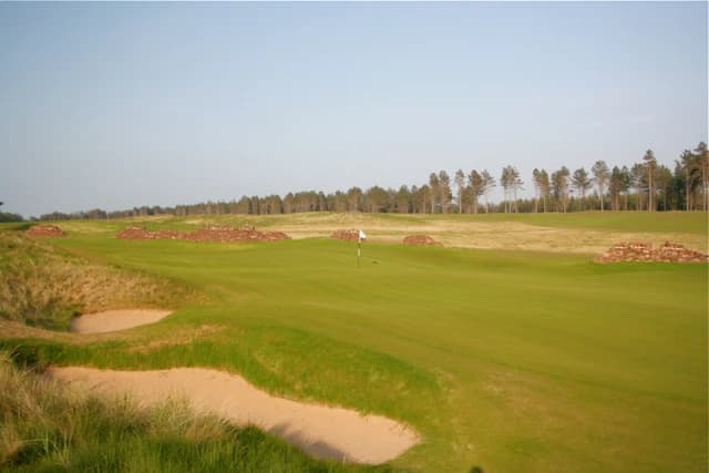 Tournament-Renaissance Club in North Berwick, Scotland — 18-hole golf course, designed by Christopher Commins (1999)