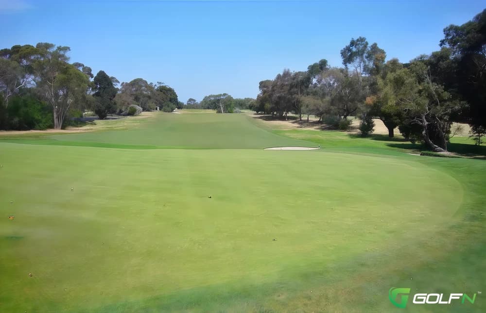 Cheltenham Golf Club in Cheltenham, Victoria β semi-private, 18-hole golf course