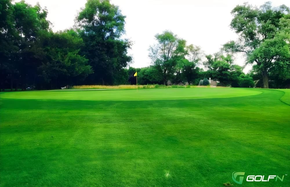Twin Lakes Golf Club in Carmel, Indiana — private, 18-hole golf course, designed by William Diddel