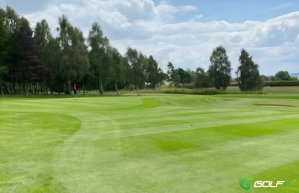 Sandhill Golf Club in Barnsley, England — semi-private, 18-hole golf course