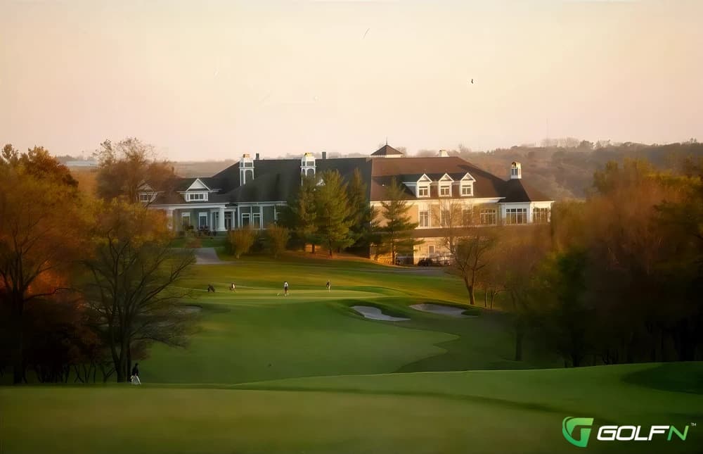 Glen Oaks Country Club in West Des Moines, Iowa — private, 18-hole golf course, designed by Tom Fazio (1994)
