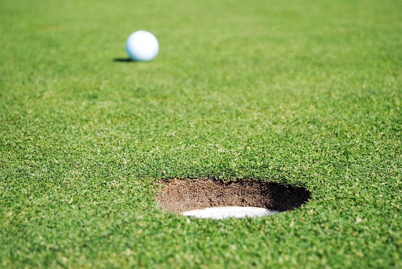 Poplar Meadows Country Club in Union City, Tennessee — private, 9-hole golf course