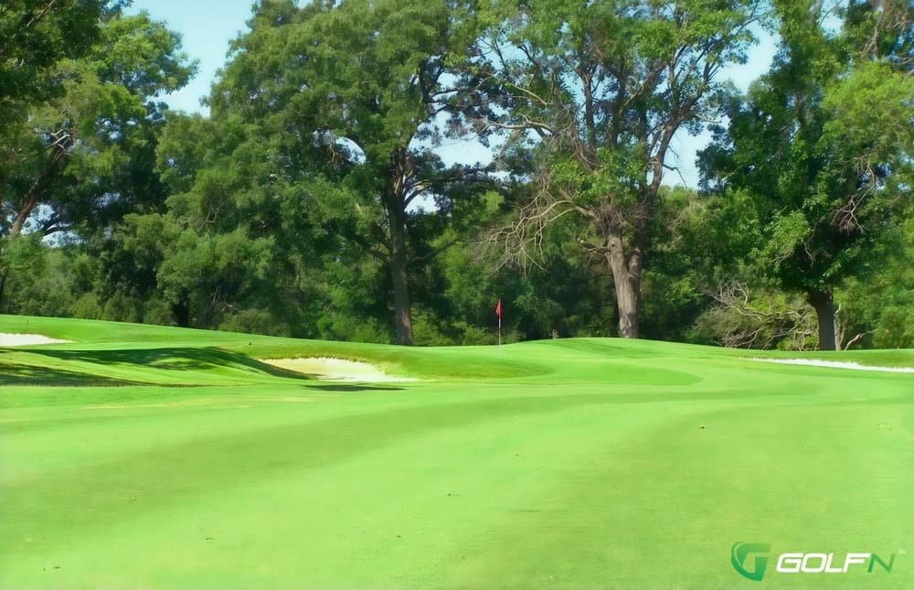 Carthage Golf Course in Carthage, Missouri — semi-private, 18-hole golf course, designed by Mike Farlow