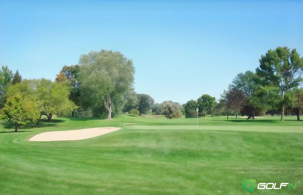 Butte Des Morts Country Club in Appleton, Wisconsin — private, 18-hole golf course, designed by Bob Lohmann (1985)