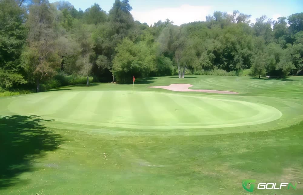 Lyndebrook Golf Course in Brooklin, Ontario — public, 9-hole golf course